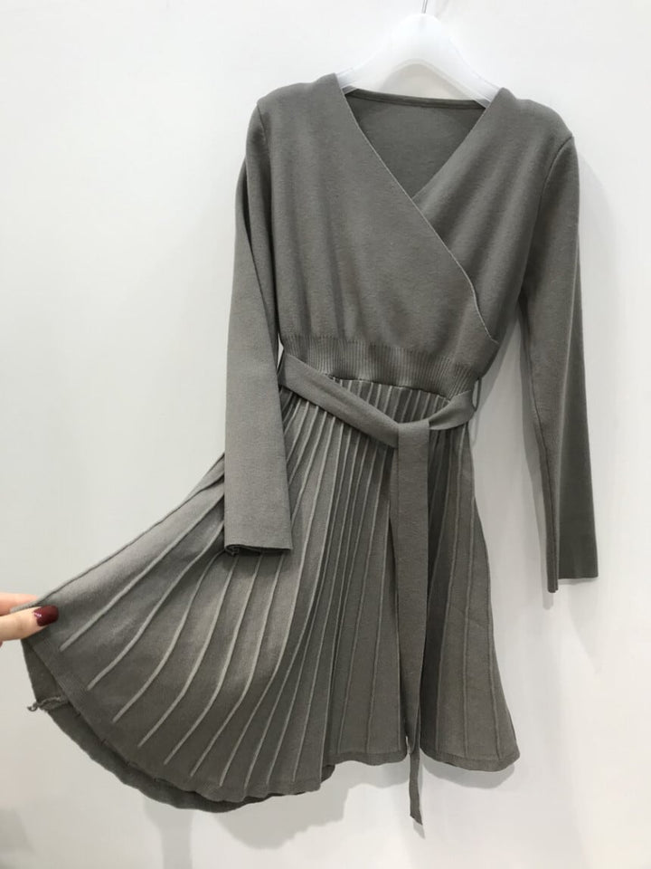 【dress】Vネック無地ニットワンピース　M17900