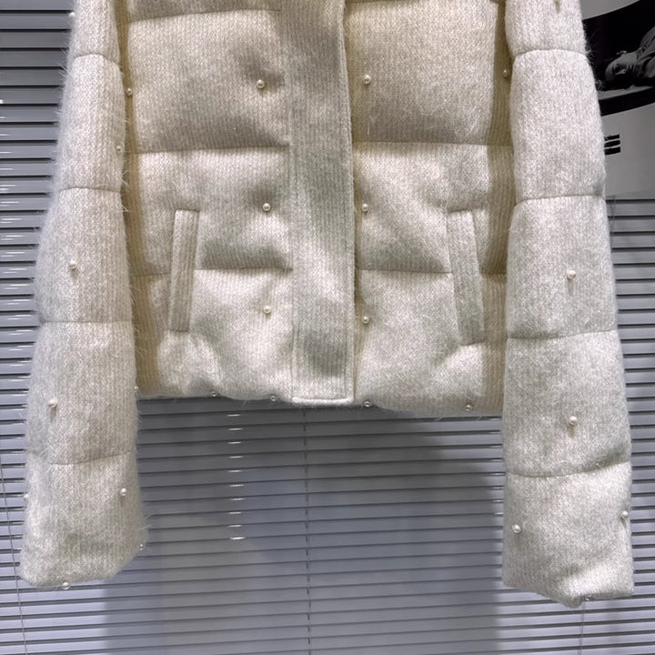 【outer】パール付きハイネック中綿コート Q7332